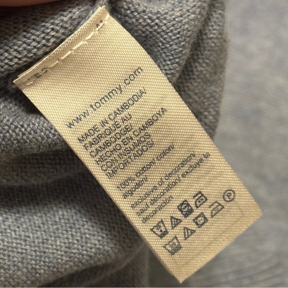 Tommy Hilfiger Sweater Mens XL Blue Pullover Long Sleeve V Neck Logo - Picture 8 of 8